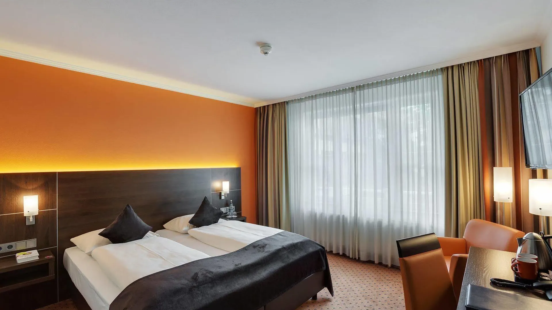 Awa Hotel Munich 4*,