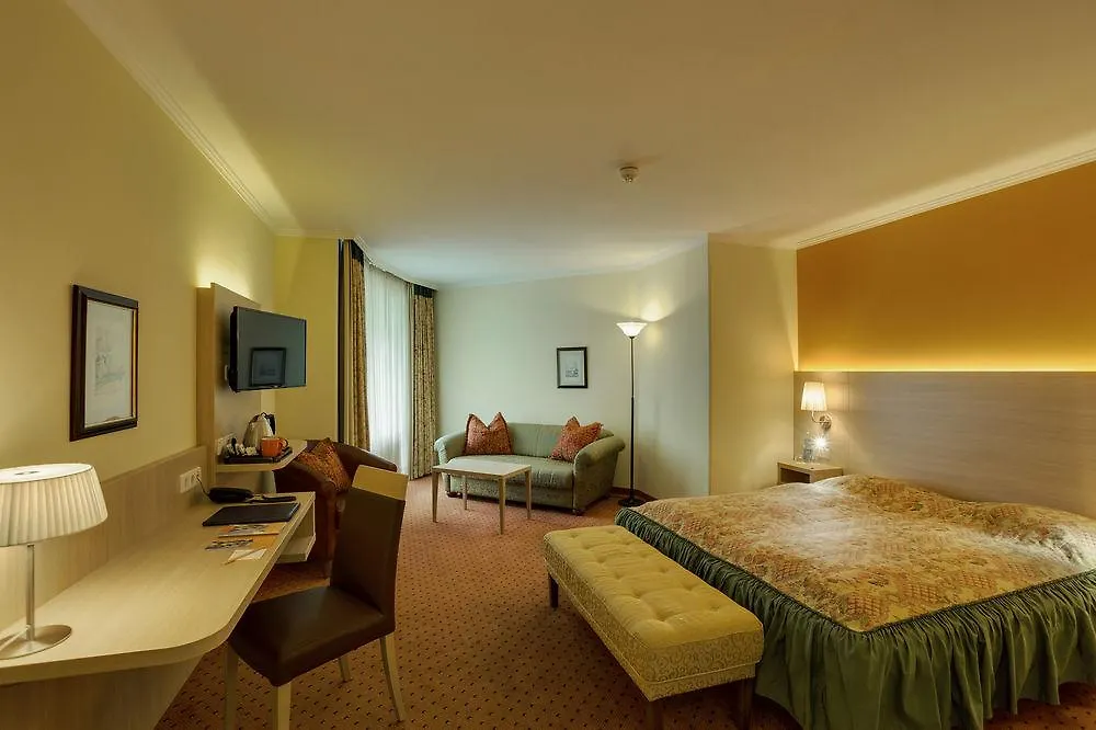 Awa Hotel Munique 4*,