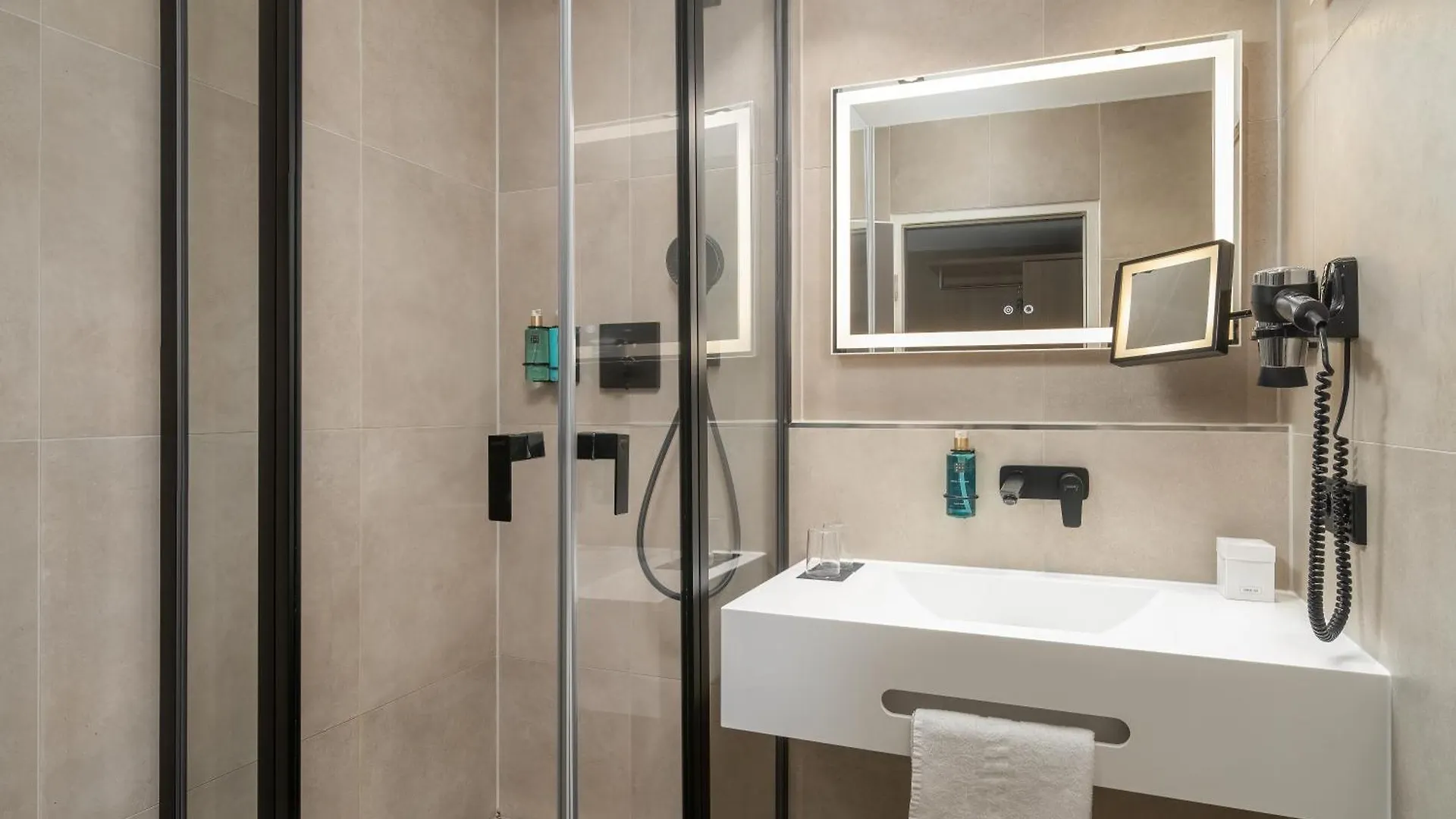 Awa Hotel München