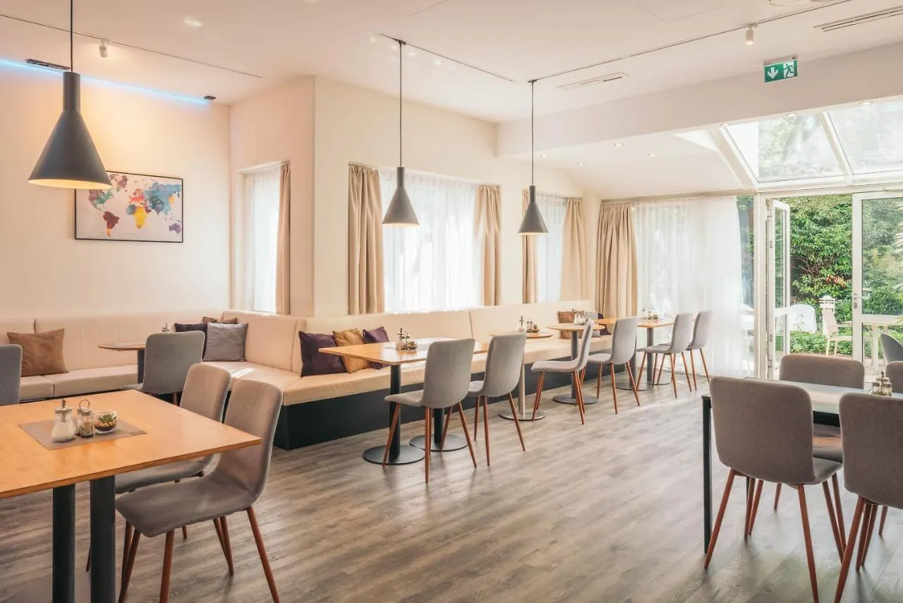 Awa Hotel Monachium 4*,